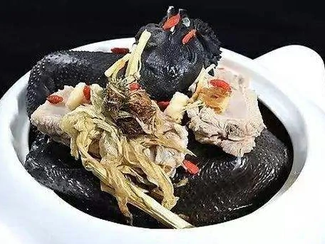 雪莲乌鸡煲-天山雪莲花